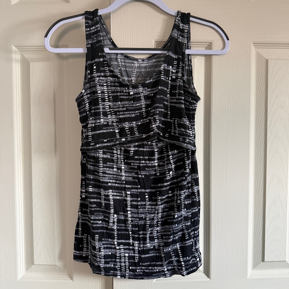A:glow nursing Black and White Sleeveless Top size small